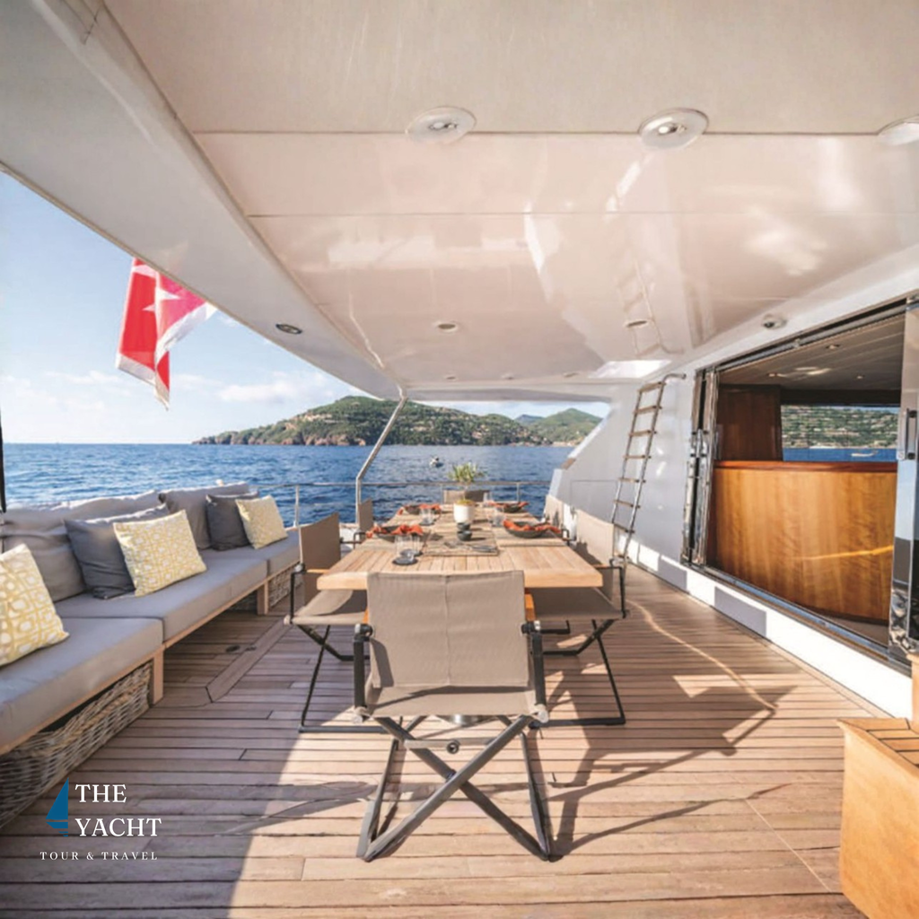 Island B Private Yacht Charter | Keppel Bay