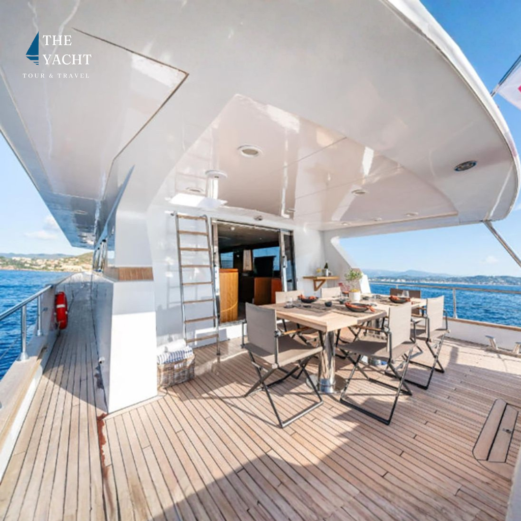 Island B Private Yacht Charter | Keppel Bay
