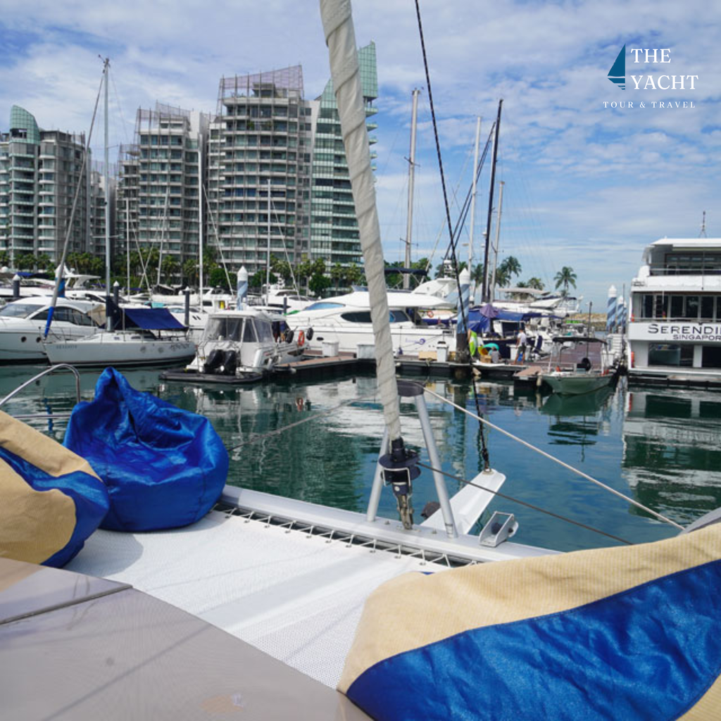 Aquaholic Private Yacht Charter | Sentosa Cove