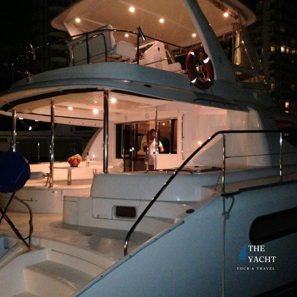 Mikanna Private Yacht Charter | Sentosa Cove