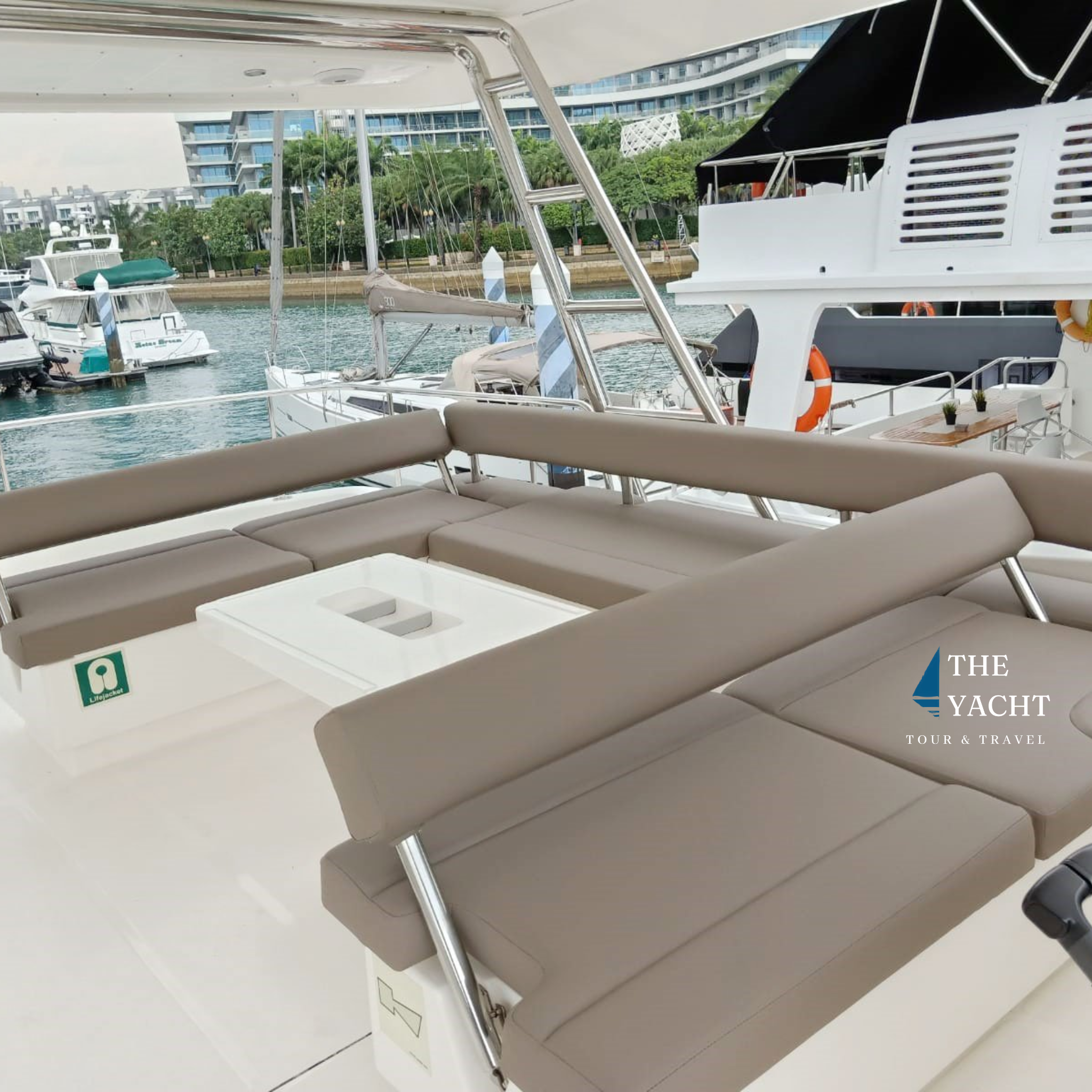 Valencia Yacht Private Yacht Charter | Keppel Bay