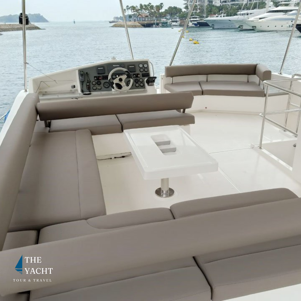 Valencia Yacht Private Yacht Charter | Keppel Bay