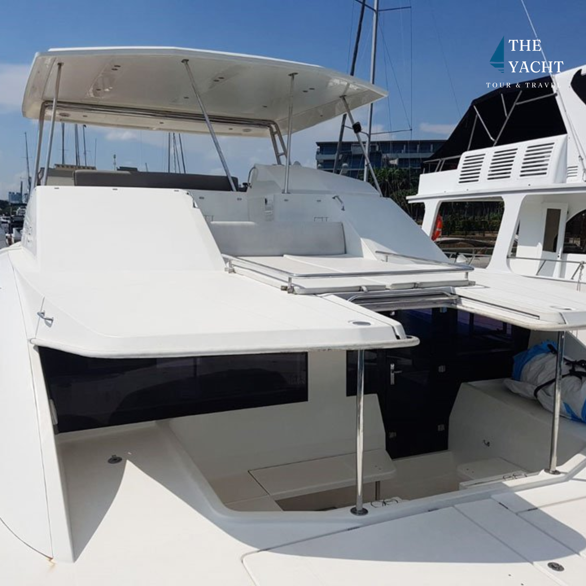 Valencia Yacht Private Yacht Charter | Keppel Bay