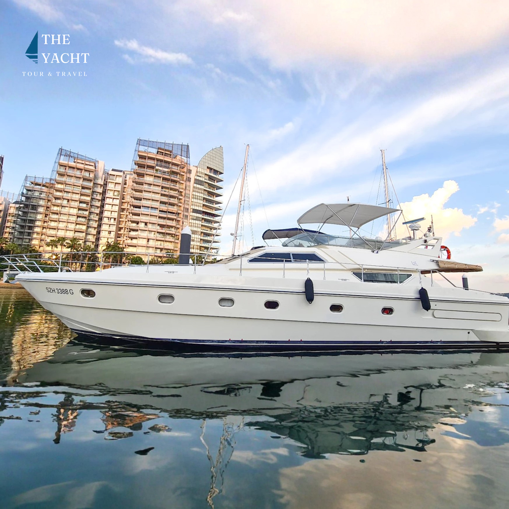 Vittoria Private Yacht Charter | Sentosa Cove