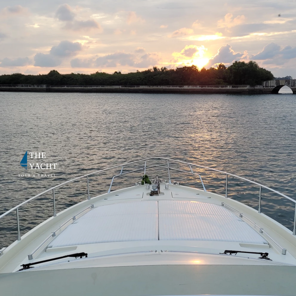 Vittoria Private Yacht Charter | Sentosa Cove