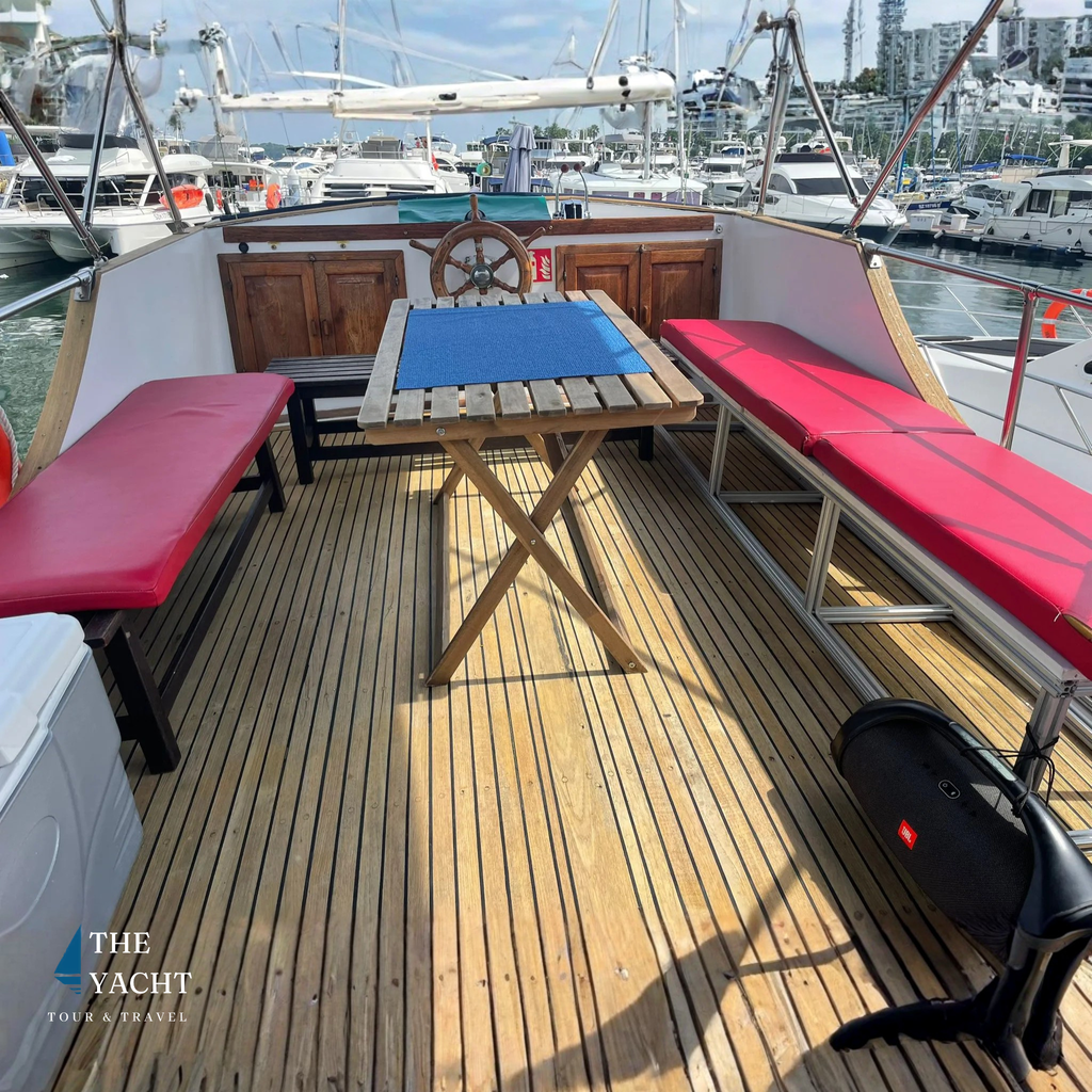 Mare Mio Private Yacht Charter | Sentosa Cove