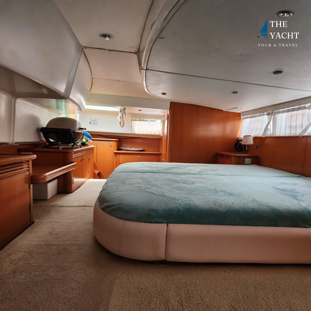 Island Yacht Private Yacht Charter | Sentosa Cove