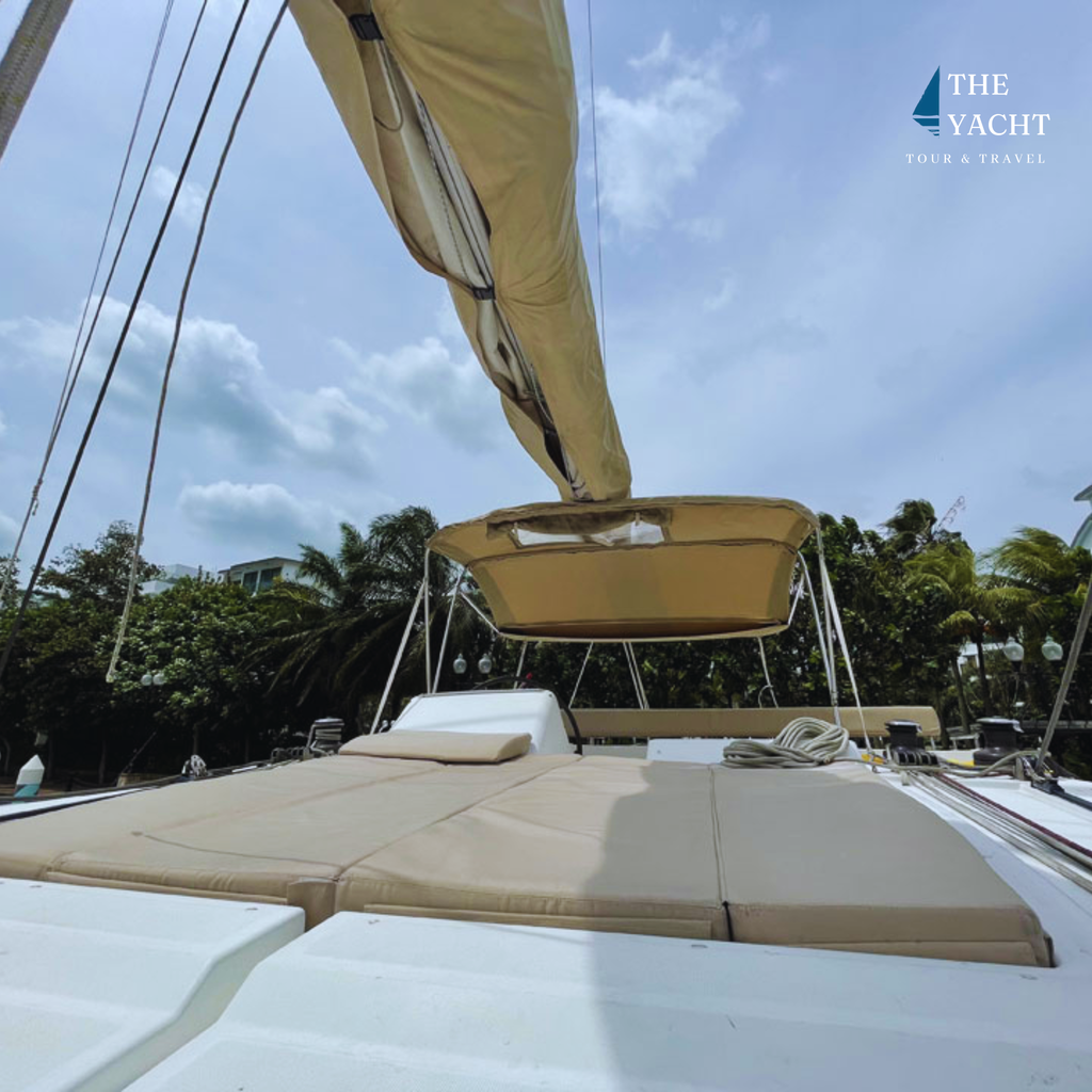 Waga Mari Private Yacht Charter| Sentosa Cove